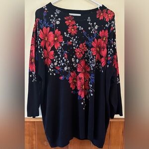 CATHY DANIELS size 3X, black with red floral print, scoop neck, pullover sweater